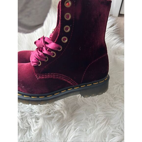 Dr. Martens Women’s Vegan 1460 Pascal Velvet Boots – 8-Eye Lace-Up Combat Boot s - Picture 7 of 8